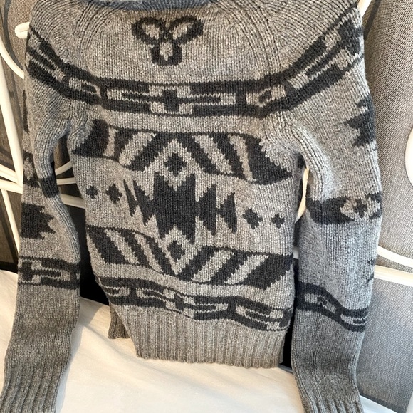 Aritzia TNA Sea to Sky Aztec cabin cardigan in Grey/Black US XS - Picture 8 of 8